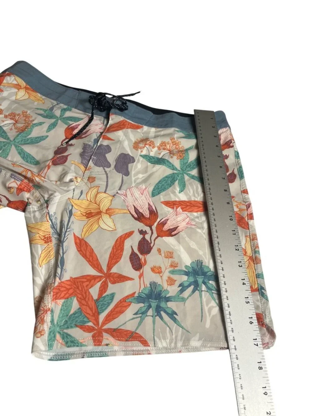 Billabong Recycler Good Times Pro Floral Boardshorts Mens 33 short length New